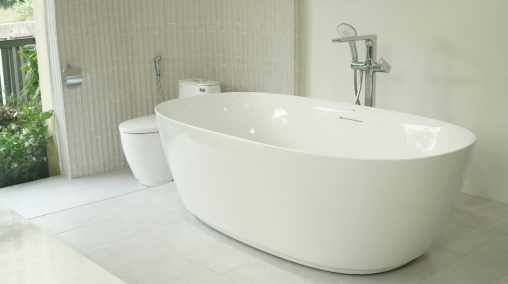 Commercial Bath and Tub Faucets